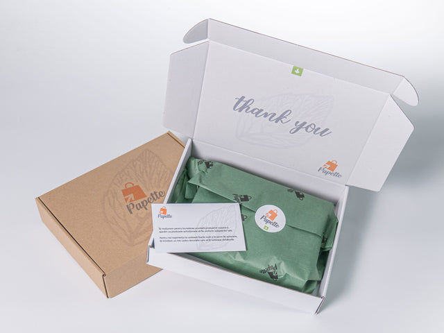 Hârtie de mătase personalizată verde închis , aranjată într-o cutie de transport si thank you card, 28g/m² – dimensiune 50x75cm