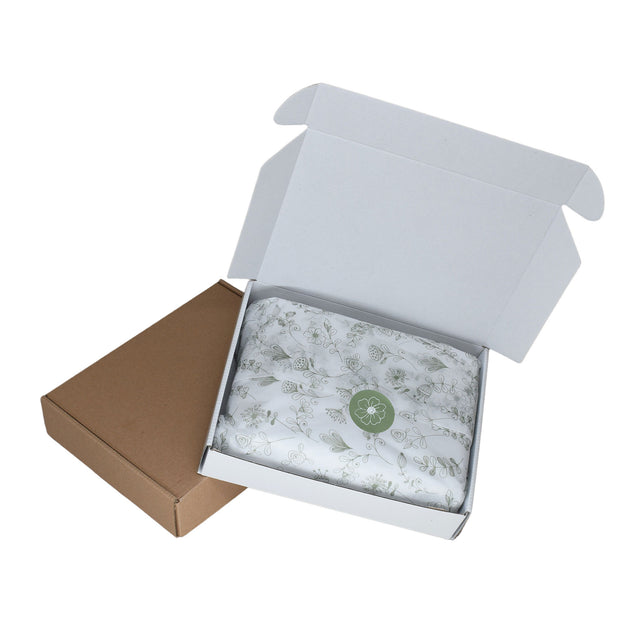 Sticker model Floral Botanical Sketch 4a, ambalat într-o cutie de transport cu hartie de matase floral 17g/m² – dimensiune 50x75cm