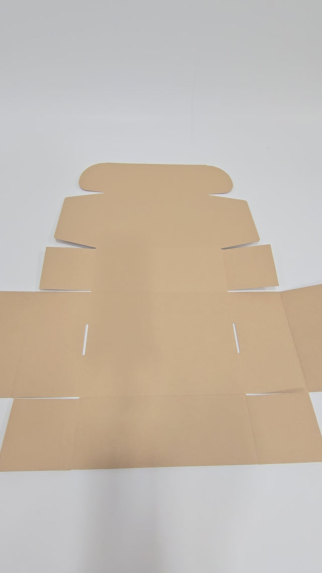 Ansamblare cutie autoforamre craciun model golden gllow si umplutura gold