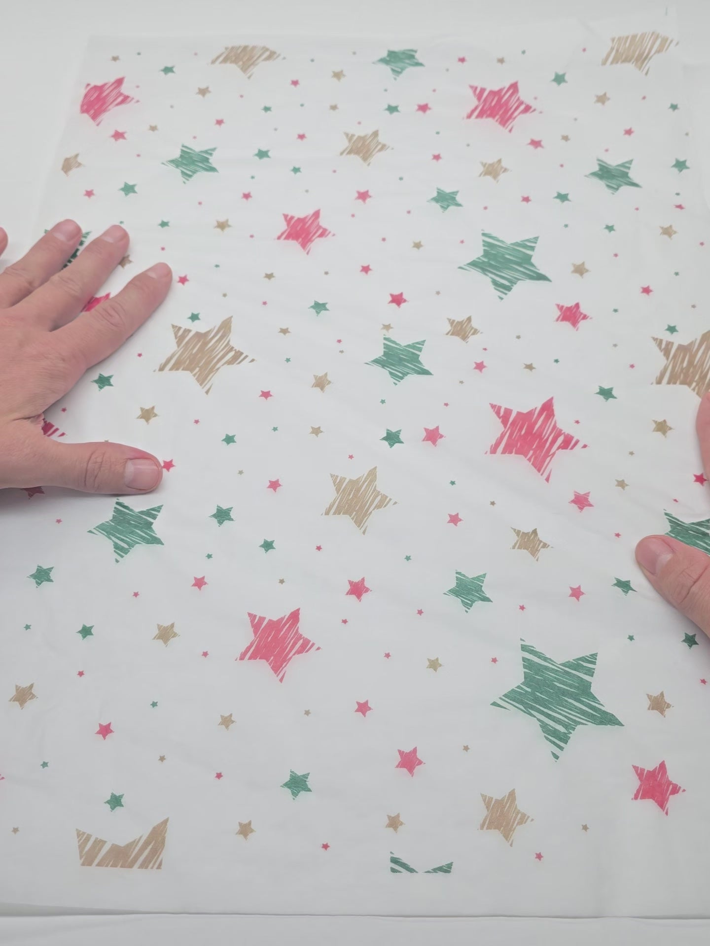 Impachetare Hârtie de mătase model Crăciun Merry Mix Stars, 17 g/m² – dimensiune 50x75cm