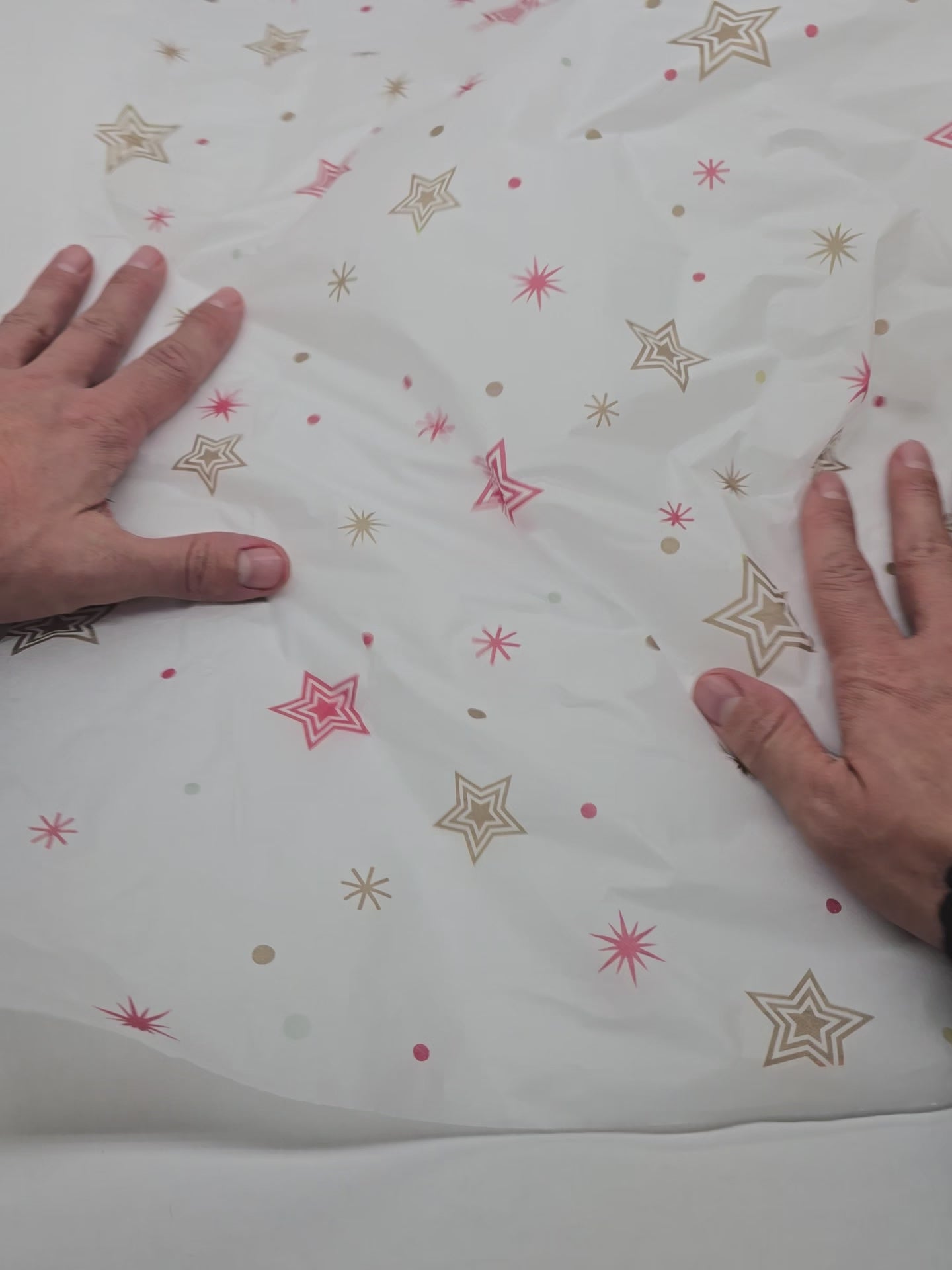 Impachetare Hârtie de mătase model Crăciun Star Parade, 17 g/m² – dimensiune 50x75cm