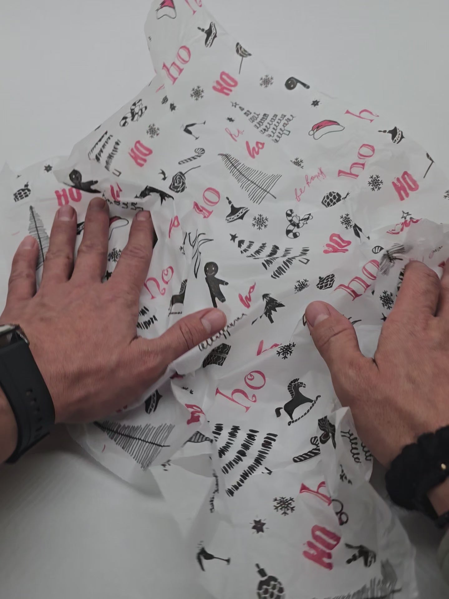 Impachetare Hârtie de mătase model Crăciun Ho Ho Fun, 17 g/m² – dimensiune 50x75cm