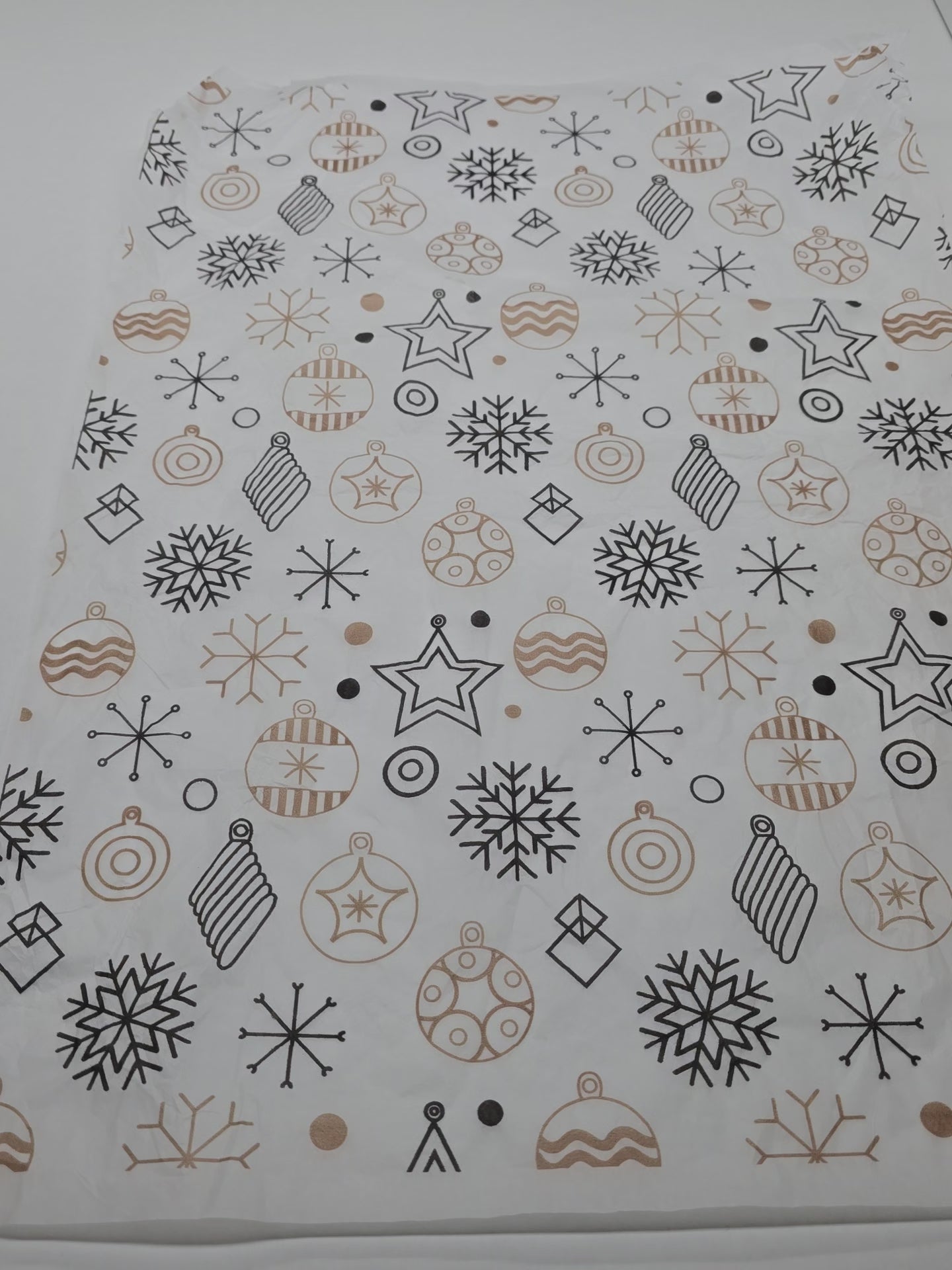 Impachetare Hârtie de mătase model Crăciun Golden Glow, 17 g/m² – dimensiune 50x75cm