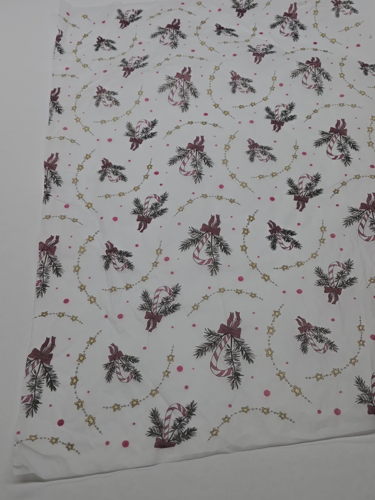 Impachetare Hârtie de mătase model Crăciun Candy Cane Swirl, 17 g/m² – dimensiune 50x75cm