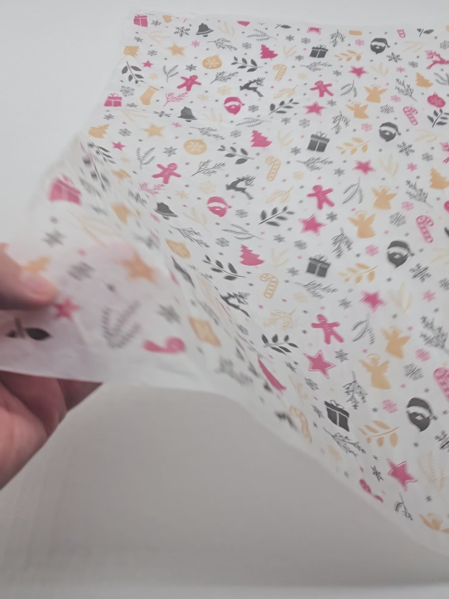 Împachetare Hârtie de mătase model Crăciun Holiday Remix, 17 g/m² – dimensiune 50x75cm