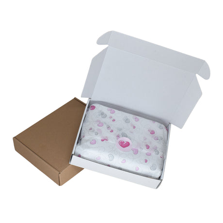 Sticker model Love Pink Heart Trails 1a, ambalat într-o cutie de transport cu hartie de matase floral 17g/m² – dimensiune 50x75cm